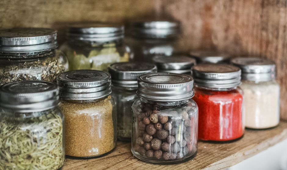 Sistem Rak Modular Magnetik Penyelamat Dapur Sempit Kondominium Kuala Lumpur